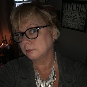 Meet your Posher, Joyce